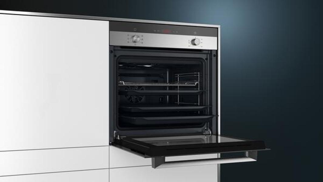 Siemens EEK: A EQ112EA01Z Einbau-Herdset (ET645HN17E + HB113FBS1), 60 cm breit, 66 L, touchControl, 3D Heißluft, Schnellaufheizung