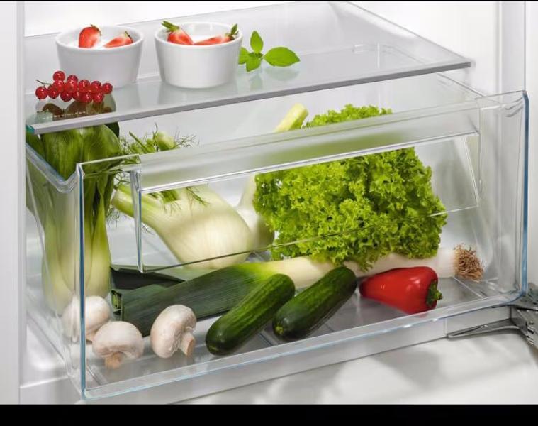 AEG OSF5O121DF Einbaukühlschrank mit Gefrierfach, Nischenhöhe 122,5 cm, 181 L, Festtürtechnik, LED Beleuchtung, Coolmatic