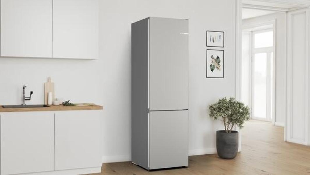 Bosch KGN392I1F Serie 4 Stand Kühl-Gefrierkombination, 60 cm breit, 363 L, Total No Frost, Individuelle Temperaturregelung, Super Kühlen, Gebürsteter Stahl Anti-Fingerprint