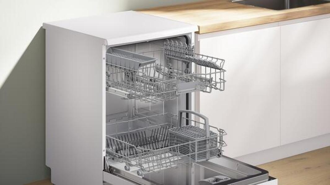 Bosch SMS2ITW09E Serie 2 Standgeschirrspüler, 60 cm breit, 13 Maßgedecke, AquaStop, VoiceControl, EcoSilence Drive, Silence on demand, weiß