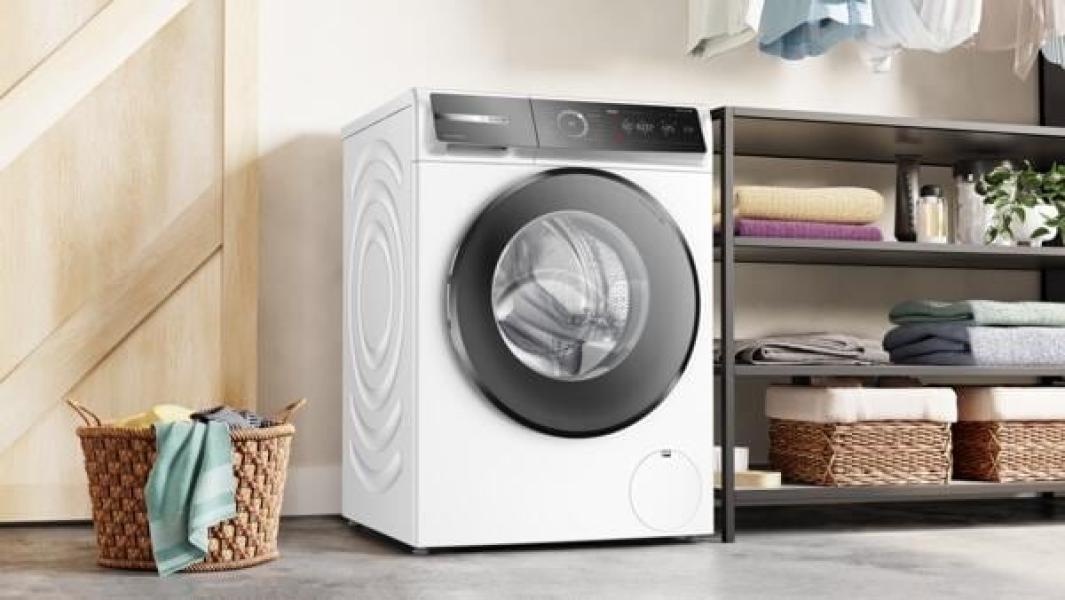 Bosch WGB246071 Serie 8 9kg Frontlader Waschmaschine, 60 cm breit, 1600 U/Min, AquaStop, Touch Control Bedienung, Vario Trommel, Home Connect, Iron Assist, weiß
