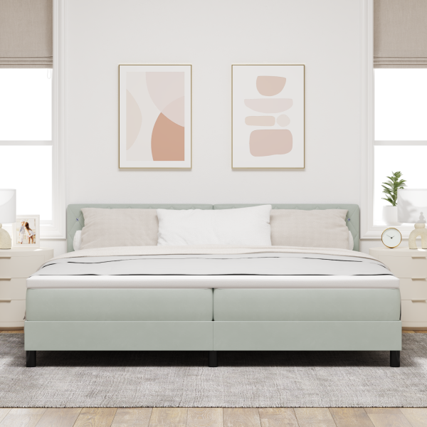 Boxspringbett mit Matratze Hellgrau 200 x 200 cm Samt