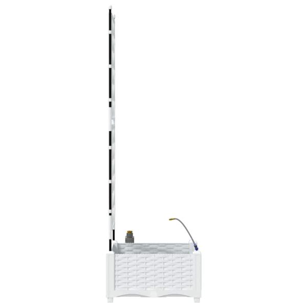 Gartenpflanzen mit Bewässerungssystem Weiß