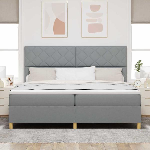 Boxspringbett mit Matratze Hellgrau 200x200 cm Stoff
