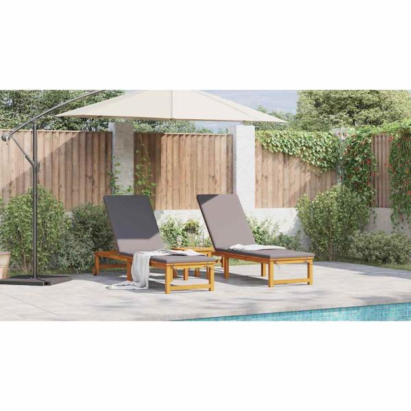 Sonnenliegen 2 Stk mit Tisch und Kissen aus Massivholz Akazie, Sonnenliege mit hellgrauen Kissen aus Massivholz Akazie, Gartenbeistelltisch 35x35x34 cm aus Massivholz Akazie