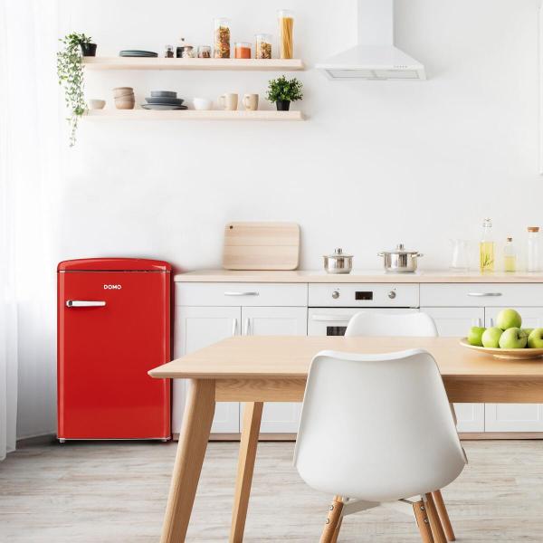 DOMO DO91703R Stand Retro Kühlschrank mit Gefrierfach, 54,5 cm breit, 120 L, rot