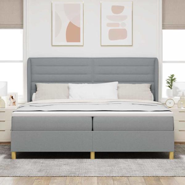 Boxspringbett mit Matratze Hellgrau 200x200 cm Stoff