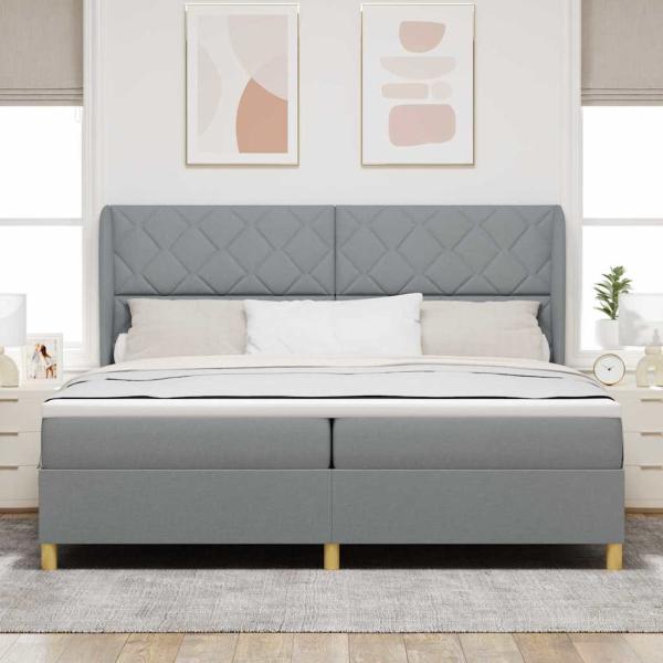 Boxspringbett mit Matratze Hellgrau 200x200 cm Stoff