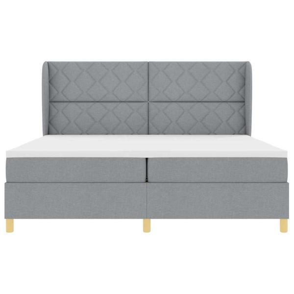 Boxspringbett mit Matratze Hellgrau 200x200 cm Stoff