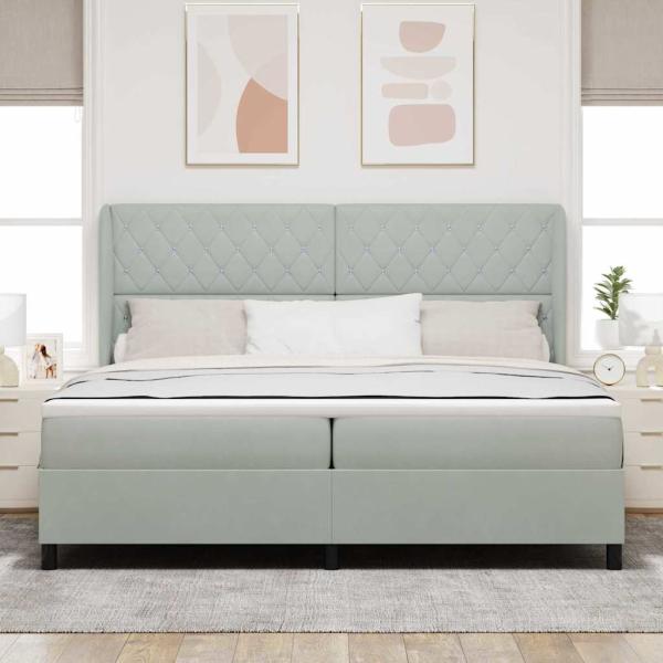 Boxspringbett mit Matratze Hellgrau 200x200 cm Samt