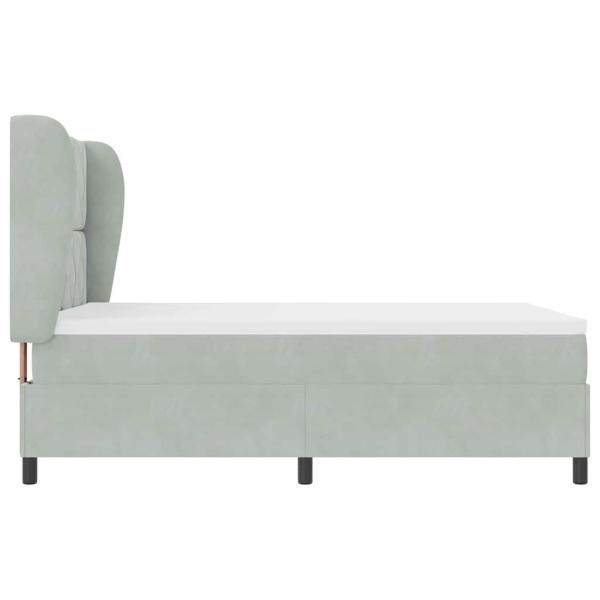 Boxspringbett mit Matratze Hellgrau 140x200 cm Samt