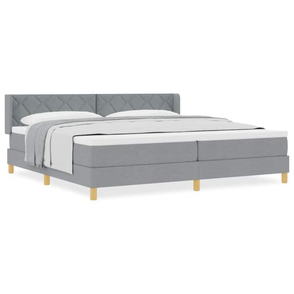 Boxspringbett mit Matratze Hellgrau 200x200 cm Stoff