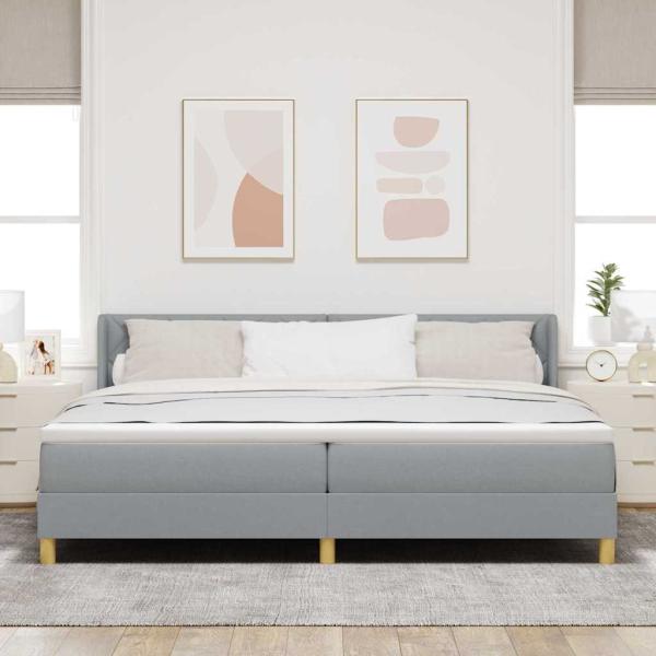 Boxspringbett mit Matratze Hellgrau 200x200 cm Stoff