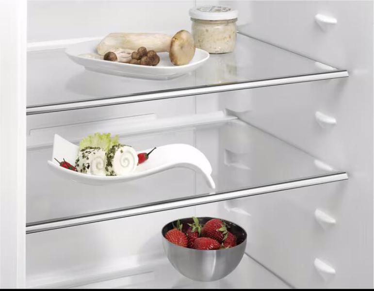 AEG SFE814D9ZC Einbaukühlschrank mit Gefrierfach, Nischenhöhe 140 cm, 187 L, Festtürtechnik, 360°Cooling, Coolmatic