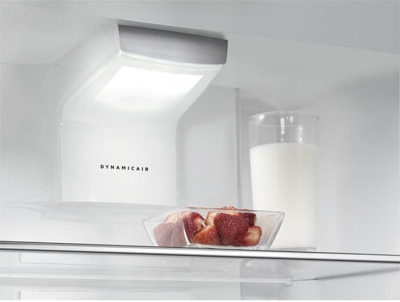 AEG SFE814D9ZC Einbaukühlschrank mit Gefrierfach, Nischenhöhe 140 cm, 187 L, Festtürtechnik, 360°Cooling, Coolmatic