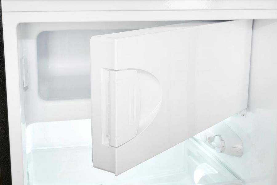 Exquisit KS15-4-051C Stand Kühlschrank mit Gefrierfach, 55 cm breit, 107 L, Gemüseschublade, Griffmulde, Inoxlook az
