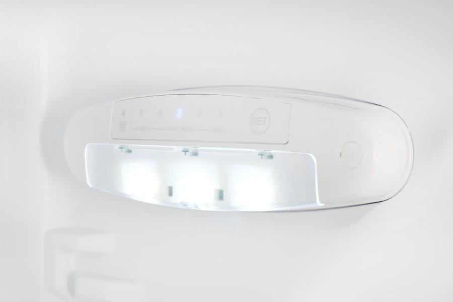 Exquisit KGC231-60-E-050C Stand Kühl-Gefrierkombination, 47,4 cm breit, 157 L, LED Beleuchtung, Super-Kühl-Modus, inoxlook az
