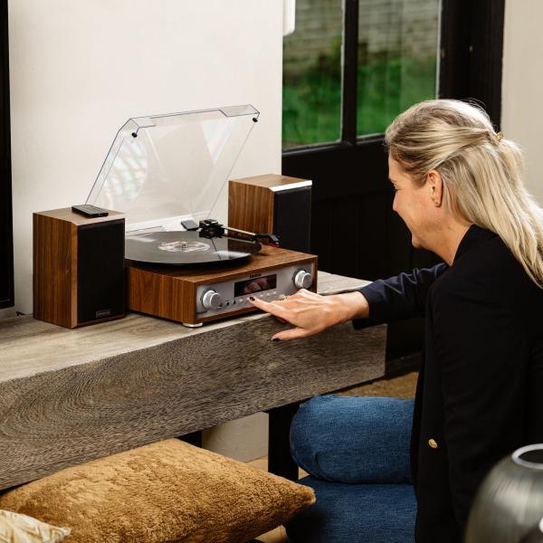 HiFi-Stereoanlage mit Plattenspieler, DAB+/FM-Radio und Bluetooth® Wood