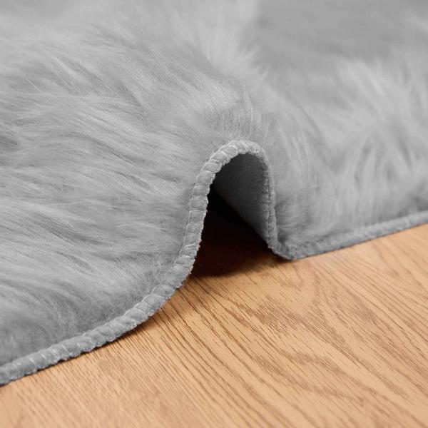 Teppich aus Kunstschaffell TAFALLA Grau 200 x 280 cm Polyester
