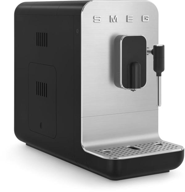 Smeg BCC12BLMEU Kompakt-Kaffeevollautomat, 1350 W, 1,4 L Wassertank, 8 Funktionen, 6 Kaffeevariationen, Heißwasser und Dampffunktion, schwarzmatt/silber